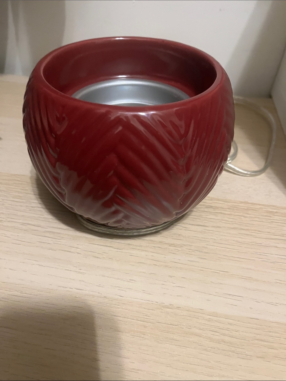 Yankee Candle Glossy Wine-Red Wax Scenterpiece Warmer - Picture 7 of 11